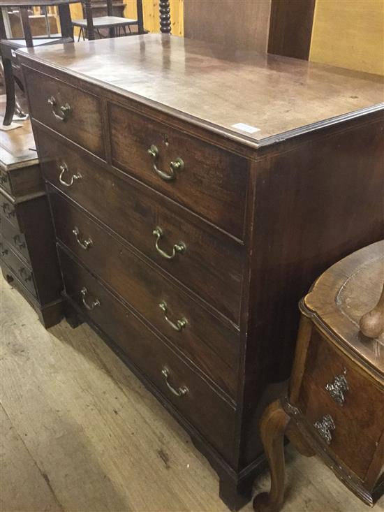 Georgian mahogany chest of drawers